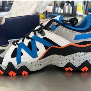 Men’s Fila excursion sneaker, size 11,9, 9.5